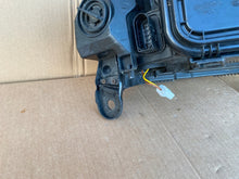 Laden Sie das Bild in den Galerie-Viewer, Frontscheinwerfer Audi A6 C6 4F0941029CP Xenon Links Scheinwerfer Headlight