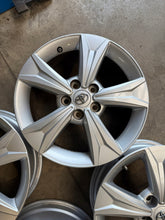 Load image into Gallery viewer, 4x Alufelge 17 Zoll 6.5" 5x114.3 45ET Glanz Silber PW457-10001 Toyota C-Hr Chr FEL8017944005bg