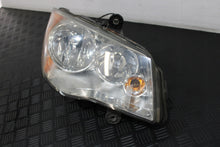 Laden Sie das Bild in den Galerie-Viewer, Frontscheinwerfer Lancia Voyager 05113340AE Rechts Scheinwerfer Headlight SCH9188109497xm