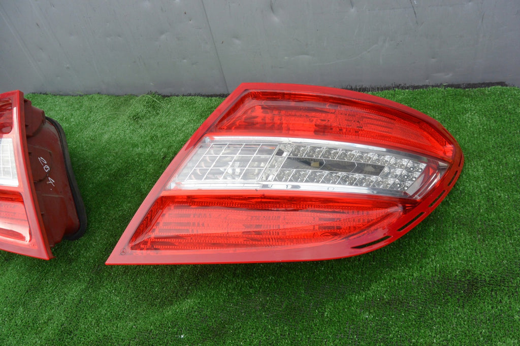 Rückleuchte Mercedes-Benz 2048202064 2048201964 Ein Stück (Rechts oder Links)