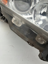 Laden Sie das Bild in den Galerie-Viewer, Frontscheinwerfer Mazda 5 I Xenon Ein Satz Scheinwerfer Headlight SCH5708621963gz