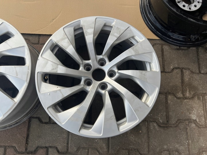 1x Alufelge 18 Zoll 8.0" 5x112 4K8601025A Audi Rim Wheel FEL7831654152wr