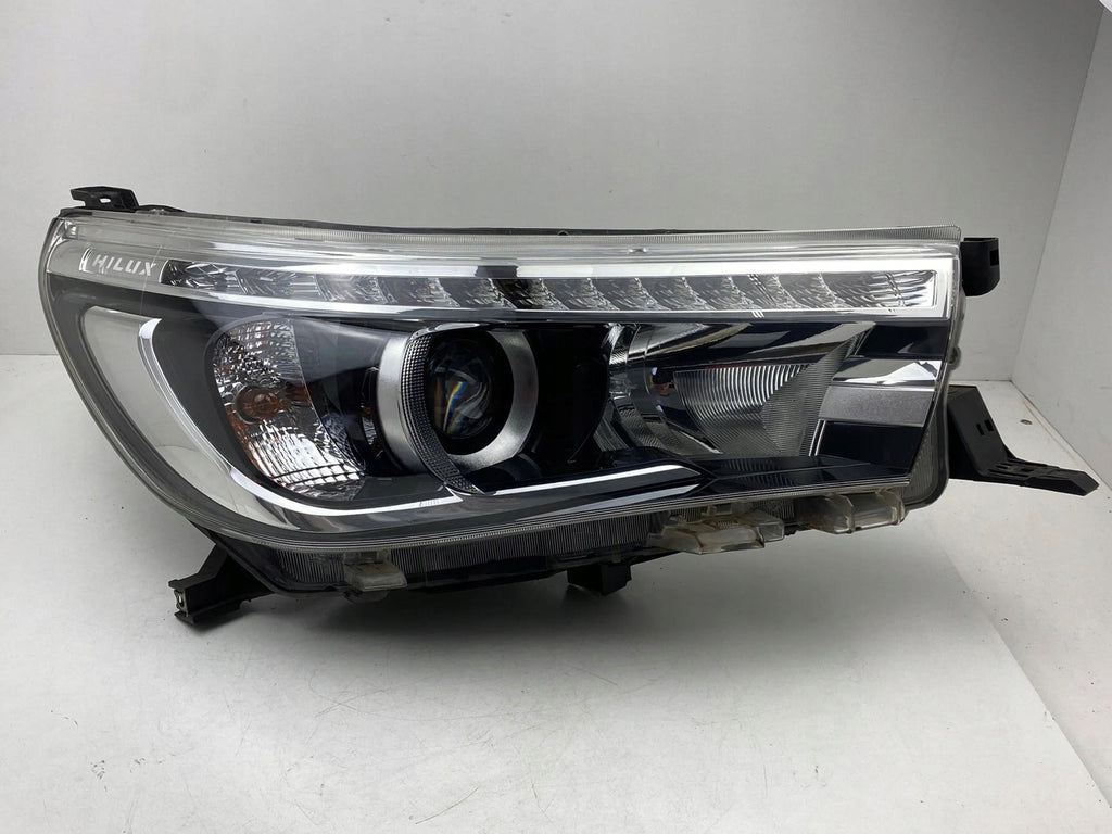 Frontscheinwerfer Toyota Hilux CMD60GF20 Rechts Scheinwerfer Headlight SCH9177896388qz