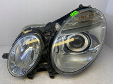 Laden Sie das Bild in den Galerie-Viewer, Frontscheinwerfer Mercedes-Benz W211 A2118203561 Links Scheinwerfer Headlight SCH2744171389ld