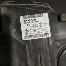 Load image into Gallery viewer, Frontscheinwerfer Volvo S40 31299588 Xenon Rechts Scheinwerfer Headlight SCH2801408564wa