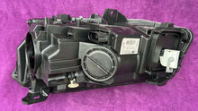 Laden Sie das Bild in den Galerie-Viewer, Frontscheinwerfer Mercedes-Benz W176 8W6941034F LED Rechts Headlight SCH6221466861hz
