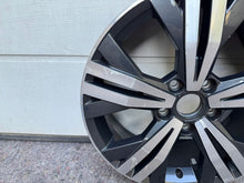 Load image into Gallery viewer, 1x Alufelge 17 Zoll 6.0" 5x112 50ET 2K5601025P Mg Passat Golf I Rim Wheel FEL1124238325bi