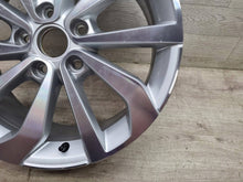 Laden Sie das Bild in den Galerie-Viewer, 1x Alufelge 17 Zoll 5x112 2GA601025AC VW T-Roc Rim Wheel FEL3115036017nr