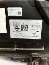 Laden Sie das Bild in den Galerie-Viewer, Frontscheinwerfer VW Transporter 7T1941035AE Links Scheinwerfer Headlight