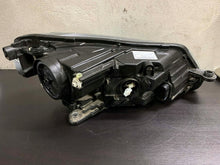 Laden Sie das Bild in den Galerie-Viewer, Frontscheinwerfer Skoda Superb III 3V1941015A Links Scheinwerfer Headlight SCH1681487880ud