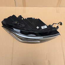 Laden Sie das Bild in den Galerie-Viewer, Frontscheinwerfer VW Passat 3J1941036 LED Rechts Scheinwerfer Headlight SCH2963004404iq