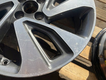 Laden Sie das Bild in den Galerie-Viewer, 1x Alufelge 17 Zoll Rot 529101W850 Kia Rio Rim Wheel FEL2074797717qj