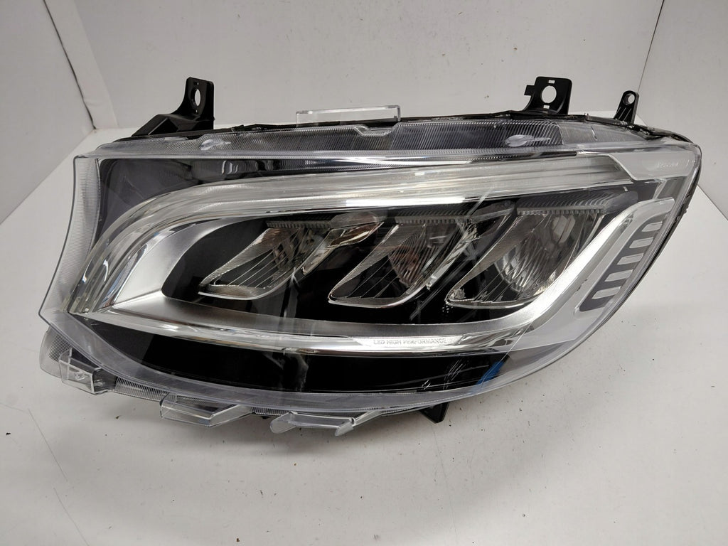 Frontscheinwerfer Mercedes-Benz Sprinter A9109065700 Links Headlight SCH8434402919ah