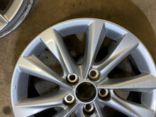 Load image into Gallery viewer, 1x Alufelge 16 Zoll 7.0" 5x114.3 40ET Glanz 42611-02Y50 Toyota I Rim Wheel FEL1928192569vf