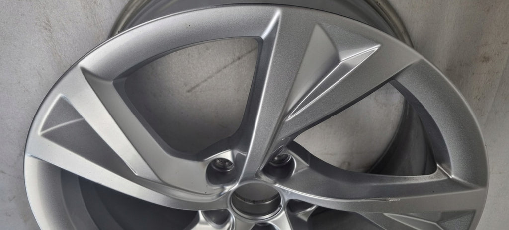 1x Alufelge 18 Zoll 8.0" 5x112 40ET 8W0601025EJ Audi A5 Rim Wheel FEL4049028635ur