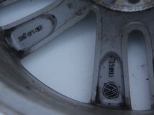 Load image into Gallery viewer, 1x Alufelge 17 Zoll 7.0&quot; 5x112 47ET Glanz Silber 3C5071497 VW Passat Rim Wheel