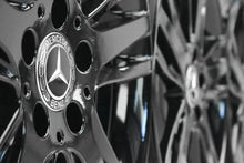 Laden Sie das Bild in den Galerie-Viewer, 1x Alufelge 18 Zoll 7.5&quot; 5x112 52ET A2464012002 Mercedes-Benz Cla C117 Rim Wheel