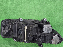 Laden Sie das Bild in den Galerie-Viewer, Frontscheinwerfer BMW 5 G31 G30 5A388D5-02 Laser Links Scheinwerfer Headlight SCH8773063488cy