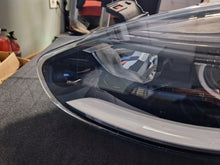 Laden Sie das Bild in den Galerie-Viewer, Frontscheinwerfer Renault Megane III 260606227R Links Scheinwerfer Headlight SCH9329692307pt