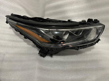 Laden Sie das Bild in den Galerie-Viewer, Frontscheinwerfer Toyota Highlander 10000-8A06K Rechts Scheinwerfer Headlight SCH9373129362zy