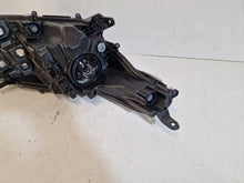 Laden Sie das Bild in den Galerie-Viewer, Frontscheinwerfer Toyota Yaris EUK0-6 Links Scheinwerfer Headlight SCH4958300292gf