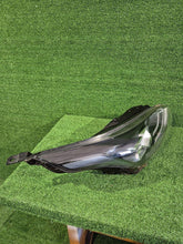 Load image into Gallery viewer, Frontscheinwerfer Kia Ceed 92102J7100 LED Rechts Scheinwerfer Headlight SCH9044035854if