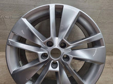 Laden Sie das Bild in den Galerie-Viewer, 1x Alufelge 18 Zoll 5x112 565601025C Skoda Kodiaq Rim Wheel FEL3992921810oa