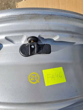 Laden Sie das Bild in den Galerie-Viewer, 1x Alufelge 16 Zoll 6.5&quot; 5x114.3 45ET 52910-D7110 Hyundai Tucson Rim Wheel