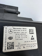 Laden Sie das Bild in den Galerie-Viewer, Frontscheinwerfer Mercedes-Benz W213 A2139067506 Xenon Links Headlight SCH7912770071ph