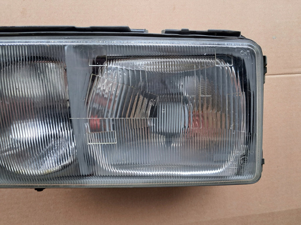 Frontscheinwerfer Mercedes-Benz 190 W201 A2018207661 Rechts Headlight SCH5040771139eh