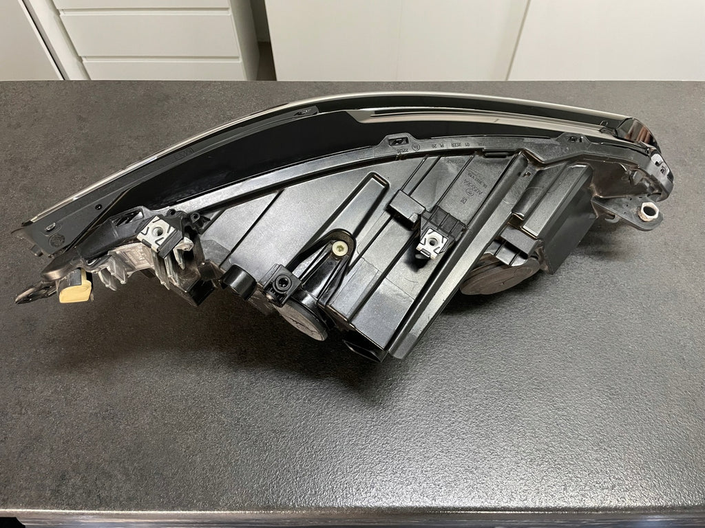 Frontscheinwerfer VW Golf VIII 5H1941006 5H1941005 LED Rechts oder Links SCH6272057690eb