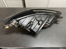 Load image into Gallery viewer, Frontscheinwerfer VW Golf VIII 5H1941006 5H1941005 LED Rechts oder Links SCH6272057690eb