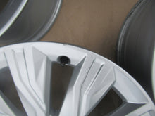 Laden Sie das Bild in den Galerie-Viewer, 4x Alufelge 18 Zoll 7.5" 5x112 39ET Glanz Silber 8W0071498 Audi Rim Wheel FEL6318668900tu