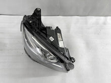 Laden Sie das Bild in den Galerie-Viewer, Frontscheinwerfer Mercedes-Benz W213 A2139069608 LED Rechts Headlight SCH5383792339ef