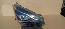 Laden Sie das Bild in den Galerie-Viewer, Frontscheinwerfer Toyota Yaris 81110-0D35006 Rechts Scheinwerfer Headlight SCH4346256441wz