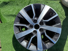 Laden Sie das Bild in den Galerie-Viewer, 1x Alufelge 17 Zoll 7.0&quot; 5x114.3 46ET 9806454377 Toyota Proace Verso Rim Wheel