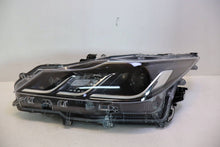 Load image into Gallery viewer, Frontscheinwerfer Toyota Corolla 8115002T31 Links Scheinwerfer Headlight SCH8322897330jx