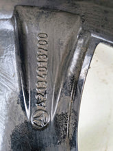 Laden Sie das Bild in den Galerie-Viewer, 1x Alufelge 18 Zoll 7.0&quot; 5x112 43ET A2134013700 Mercedes-Benz Rim Wheel