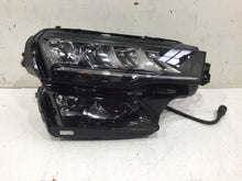 Laden Sie das Bild in den Galerie-Viewer, Frontscheinwerfer Skoda Karoq 57B941010 LED Rechts Scheinwerfer Headlight SCH3348953745om