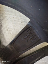 Laden Sie das Bild in den Galerie-Viewer, 1x Alufelge 17 Zoll 6.5&quot; 5x112 3V0601025 Skoda Rim Wheel