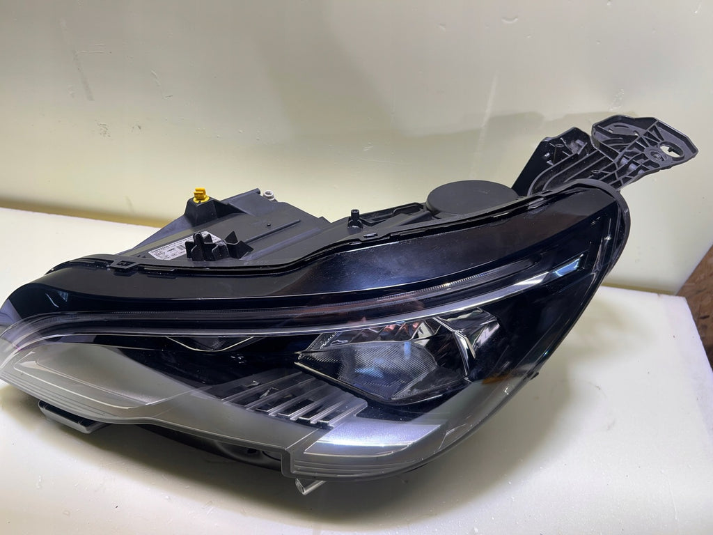 Frontscheinwerfer Peugeot 5008 1616878080 9810478180 Links Headlight SCH6538384126hg