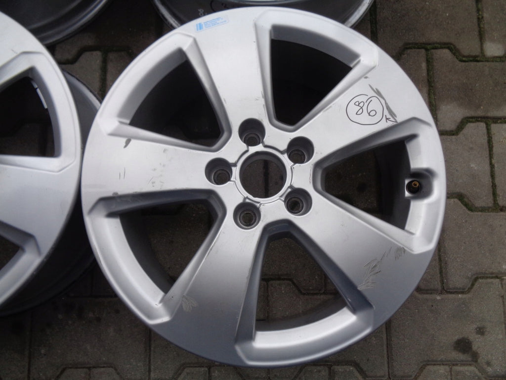 4x Alufelge 17 Zoll 6.0" 5x112 48ET Glanz Silber 8V0601025C Audi A3 Golf