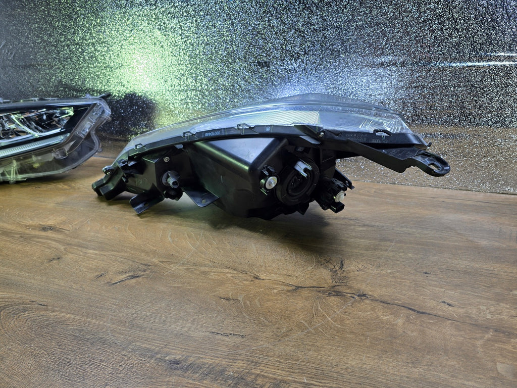 Frontscheinwerfer Mitsubishi Space Star Rechts Scheinwerfer Headlight