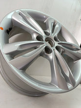 Load image into Gallery viewer, 1x Alufelge 17 Zoll 6.5&quot; 4x114.3 529102Y400 Hyundai Ix35 Rim Wheel