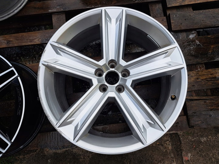 1x Alufelge 20 Zoll 9.0" 5x112 20ET Glanz Silber 4M8601025 Audi Q8 Rim Wheel FEL5108001454mz