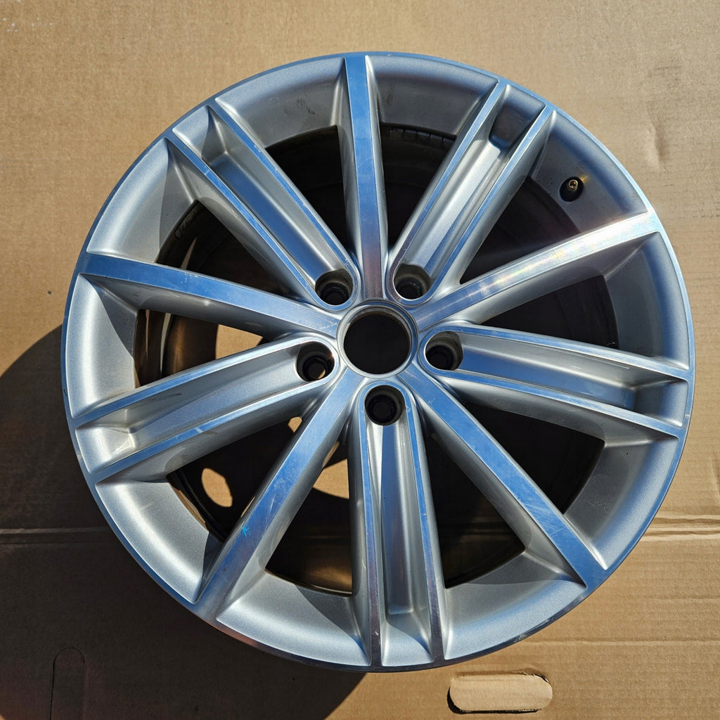 1x Alufelge 18 Zoll 7.0" 5x112 43ET Glanz Silber 5N0601025AF VW Tiguan Rim Wheel FEL8941840427kg