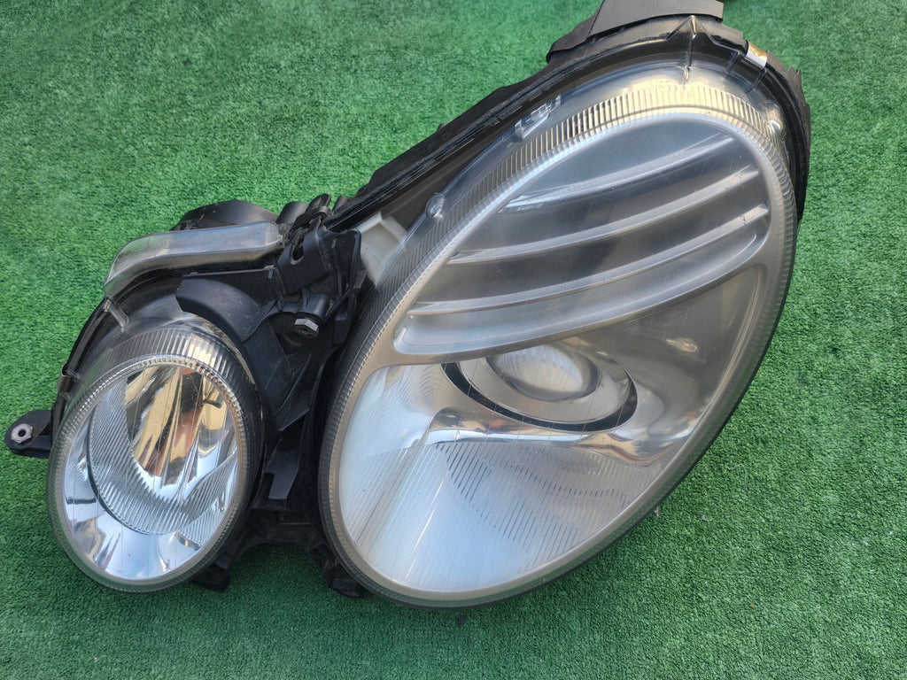 Frontscheinwerfer Mercedes-Benz W211 Ein Stück (Rechts oder Links) Headlight SCH4427187938lx