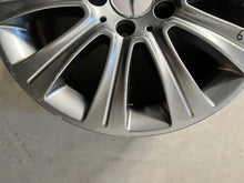 Laden Sie das Bild in den Galerie-Viewer, 1x Alufelge 16 Zoll 8.0&quot; 5x112 46ET Glanz Graphit A2124015802 Mercedes-Benz W212