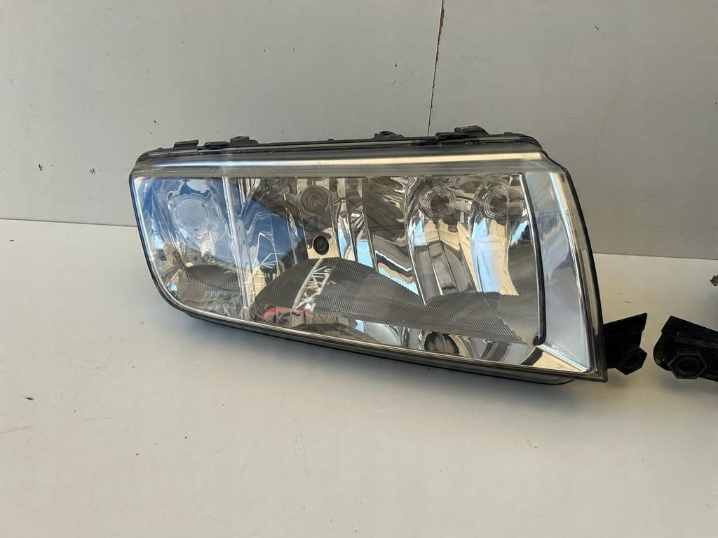 Frontscheinwerfer Skoda Fabia I Ein Stück (Rechts oder Links) Headlight