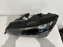 Laden Sie das Bild in den Galerie-Viewer, Frontscheinwerfer Skoda Scala 657941015 657941016 Ein Satz Headlight SCH9262067160pi